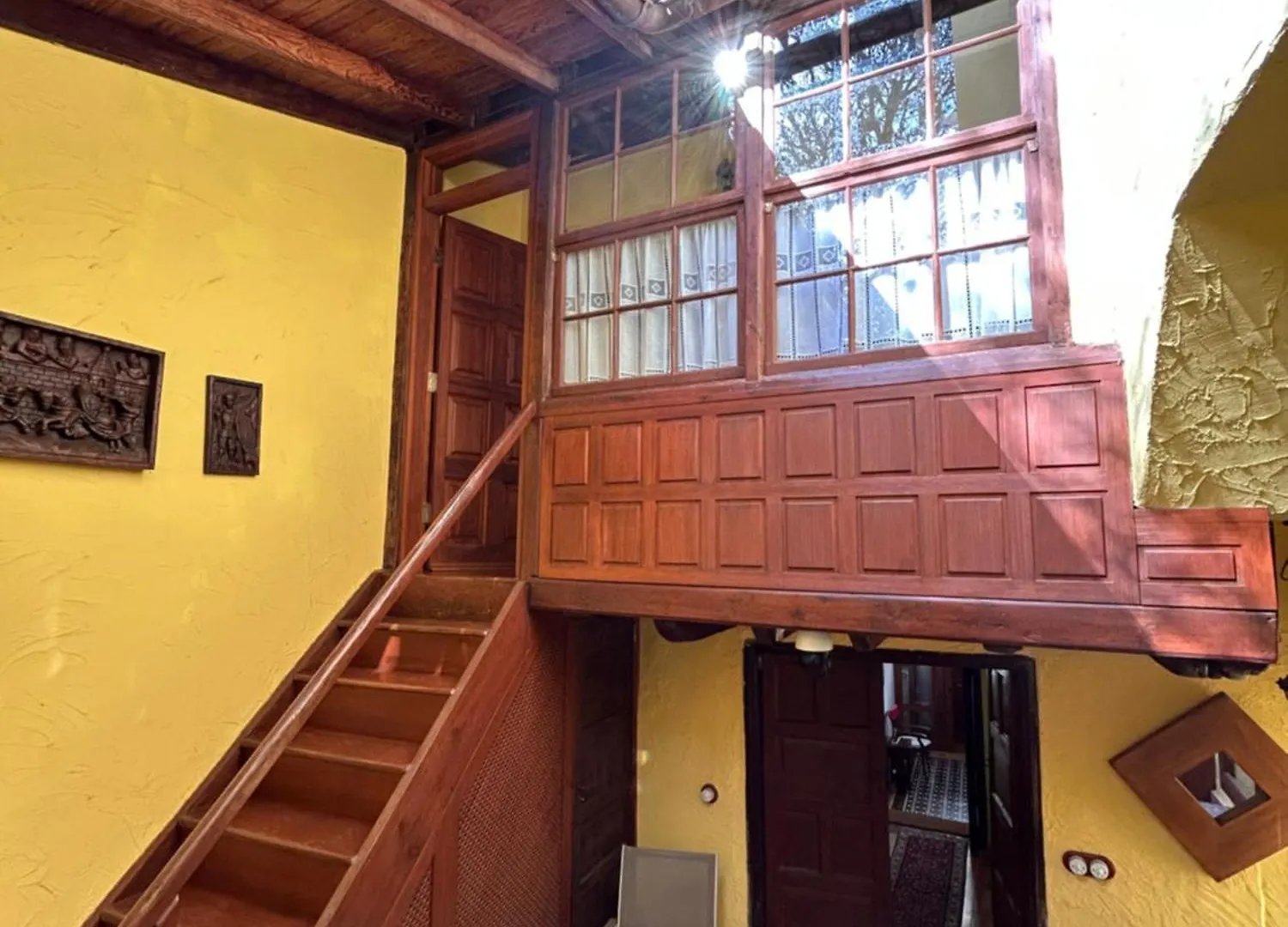 La Hacienda Colonial contacts